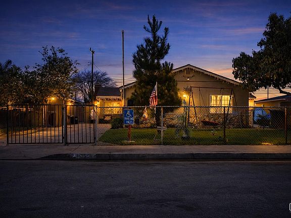 3rd image of 3130 Paula St