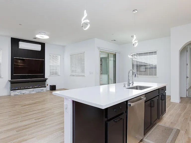 689 Monteverdi Peak St — Photo 17