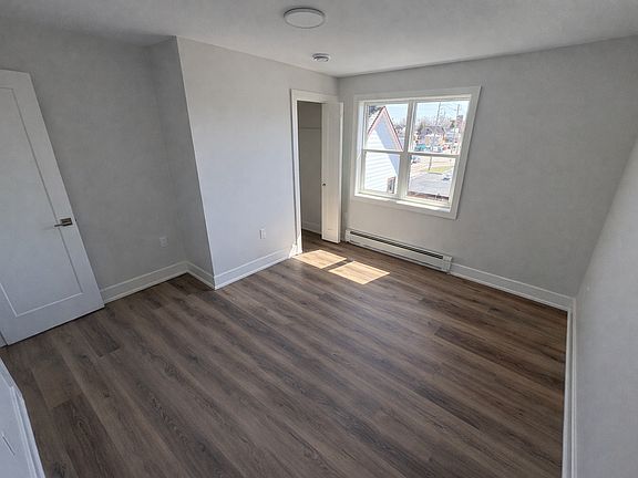 4th image of 476 Division St #1464071