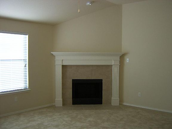 2nd image of 3235 Guadaloupe