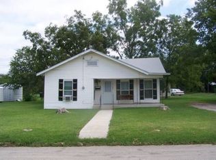 2102 Avenue B, Brownwood, TX 76801