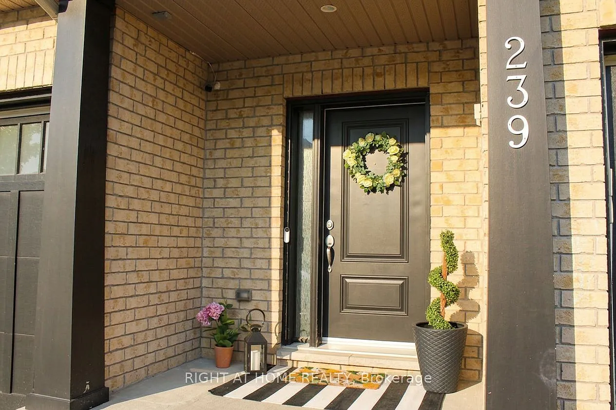 3 bed, $2,800 — Photo 2