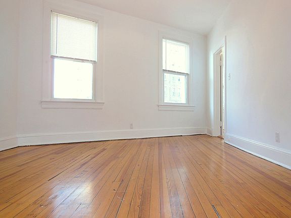 3rd image of 1664 Columbia Rd NW APT 31