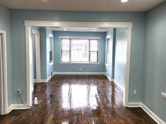 5th image of 1527 N Waller Ave