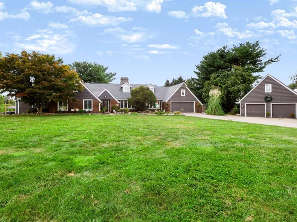 26741 Shoemaker Rd, Circleville, OH 43113