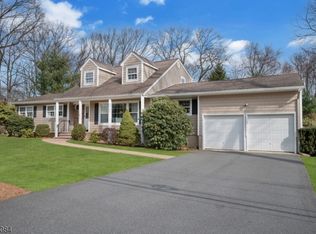 4 Forest Hill Rd, Randolph, NJ 07869