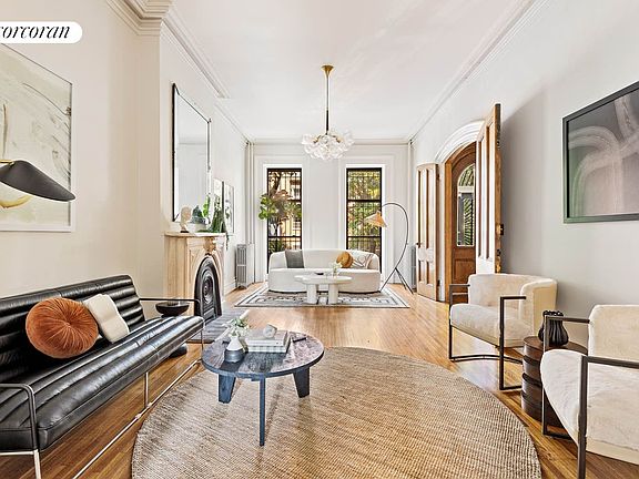 4th image of 398 Dean St #2