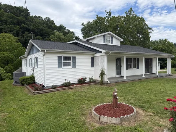 369 Wallen Dr, Van Lear, KY 41265