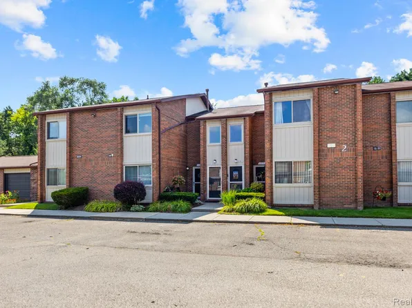 33909 Pondview Cir #11, Livonia, MI 48152