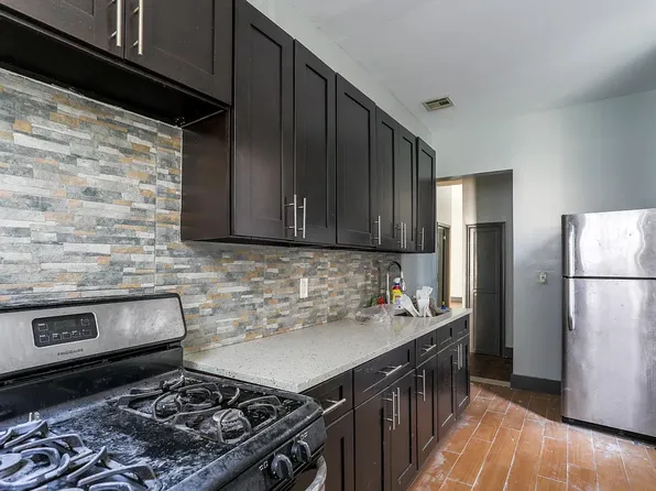 144 Stuyvesant Avenue image 4 of 10