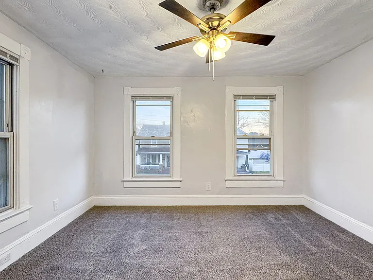 2728 E Virginia Beach Blvd — Photo 23