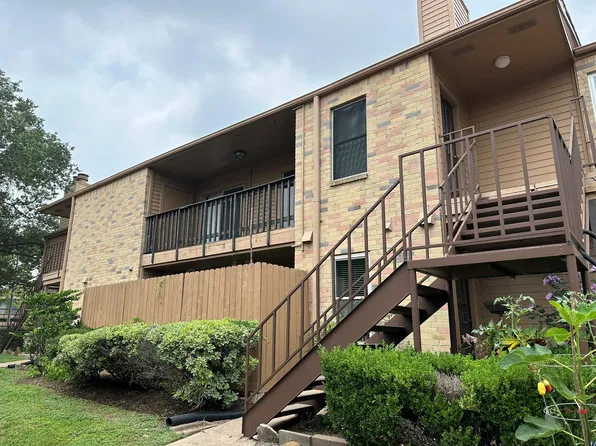 10555 Turtlewood Ct, Houston, TX