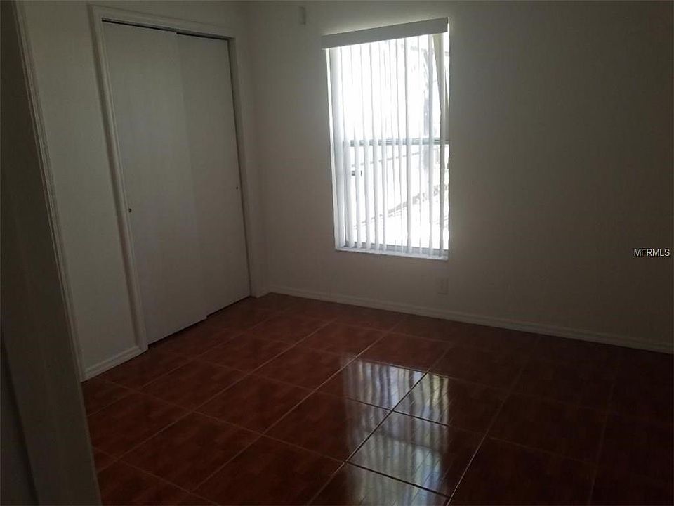 2nd image of 1511 Brook Hollow Dr