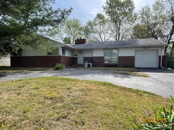 10104 Bellefontaine Rd, Saint Louis, MO 63137