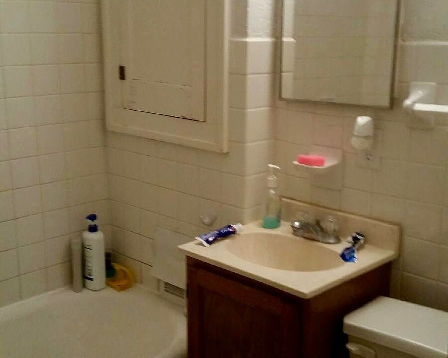 1st image of 915 27th St