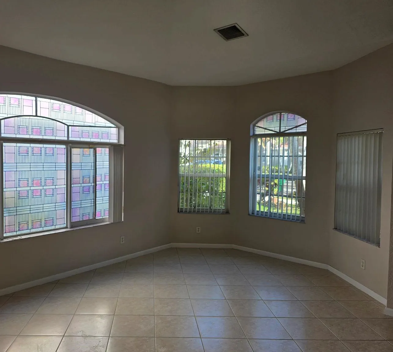 4 bed, 1860 sqft, $3,500 — Photo 2