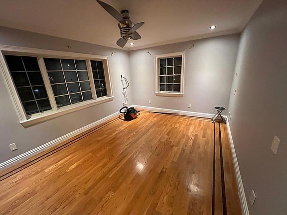 3rd image of 2347 Wallace Ave #2