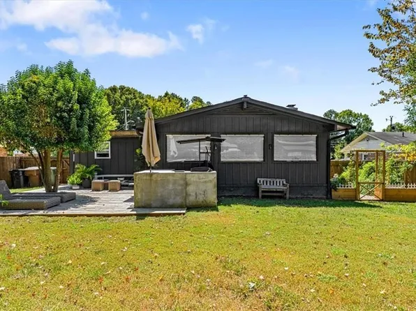 810 Daleview Pl, Greensboro, NC 27406