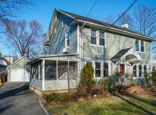 46 Princeton Ave, Hewlett, NY 11557