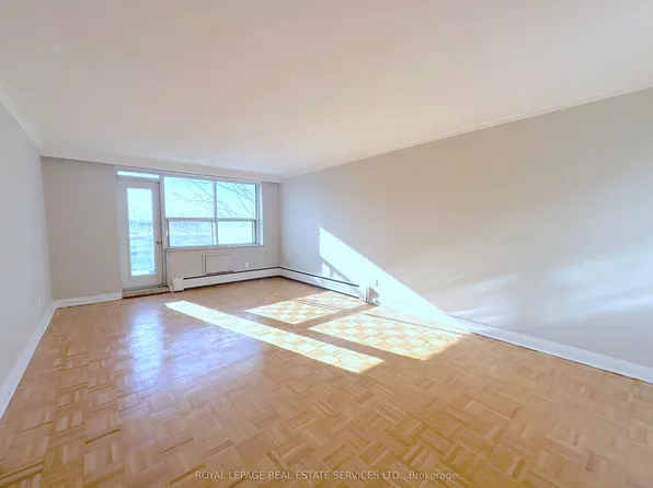 276 Saint Clair Ave W, Toronto, ON