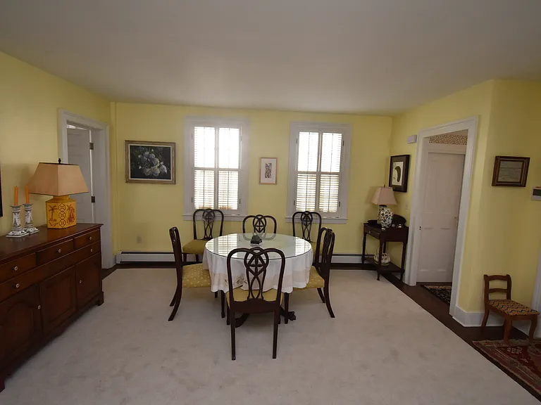 15 Trumbull St — Photo 11