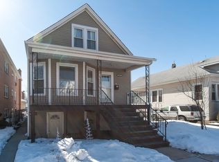 5039 W Roscoe St, Chicago, IL 60641