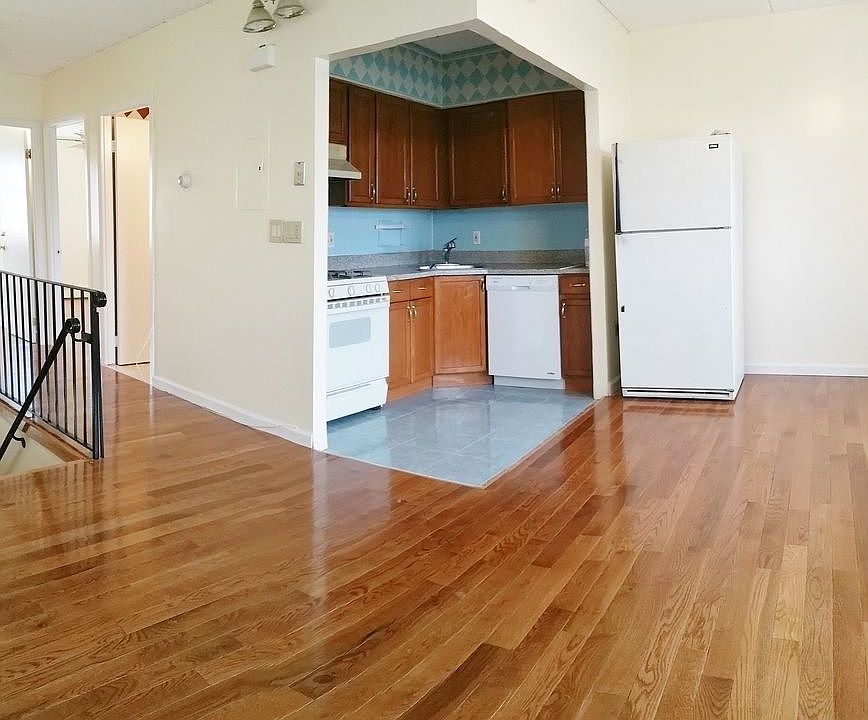 1st image of 13-08 33rd Ave #F2