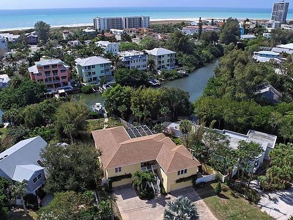 3rd image of 418 Island Cir