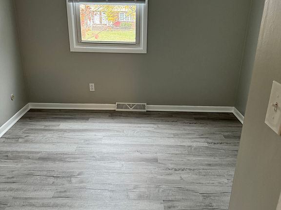 4th image of 187 Glenhaven Dr