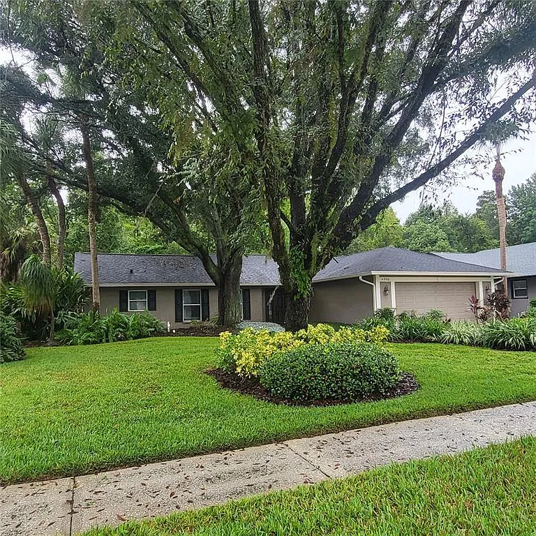 3 bed, 2.0 bath, 1586 sqft, $2,595 — Photo 2