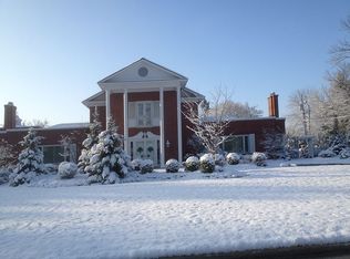 505 W Locust Ln, Robinson, IL 62454
