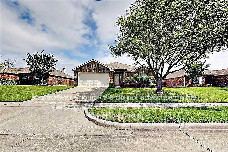 1204 Huntsville Dr