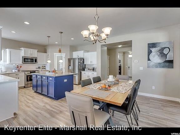 5th image of 702 W Tribeca Way