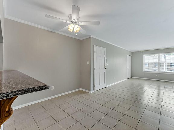 5th image of 1015 Barclay Sq