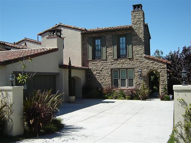Entrance w/ Long Driveway