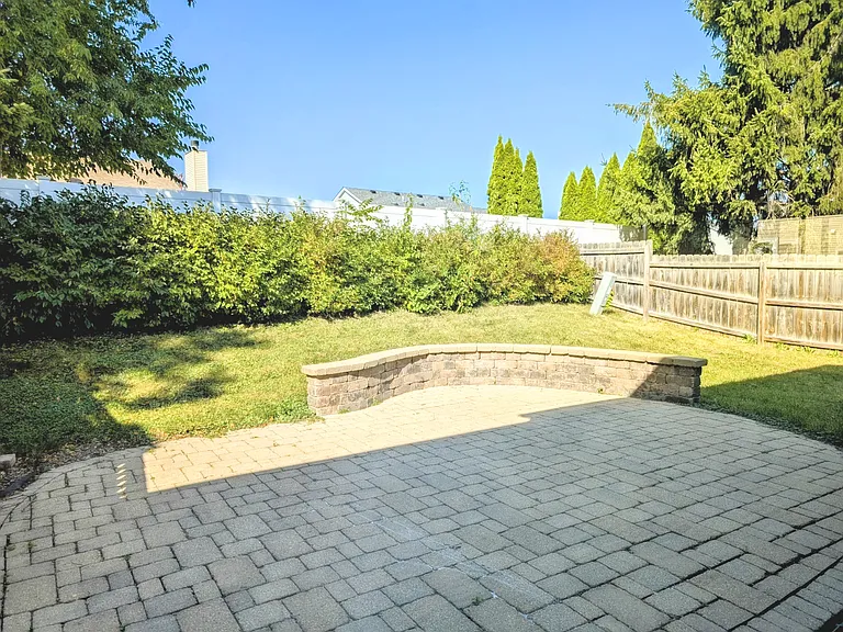 S Pembroke Dr — Photo 18