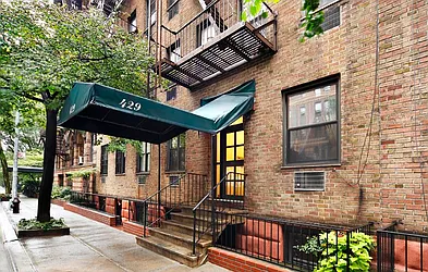 429 West 24th Street in West Chelsea