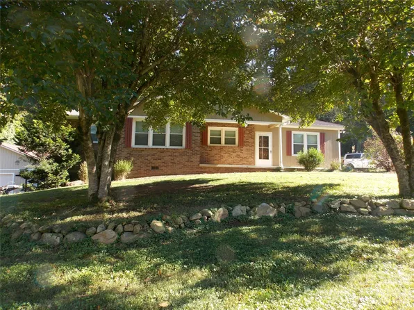 3185 Deerbrook Rd, Lenoir, NC 28645