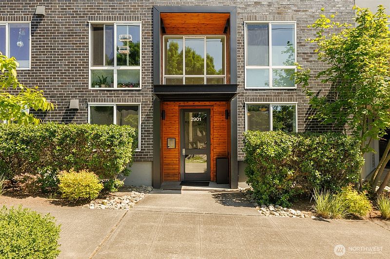 2nd image of 2901 S Jackson Street #404