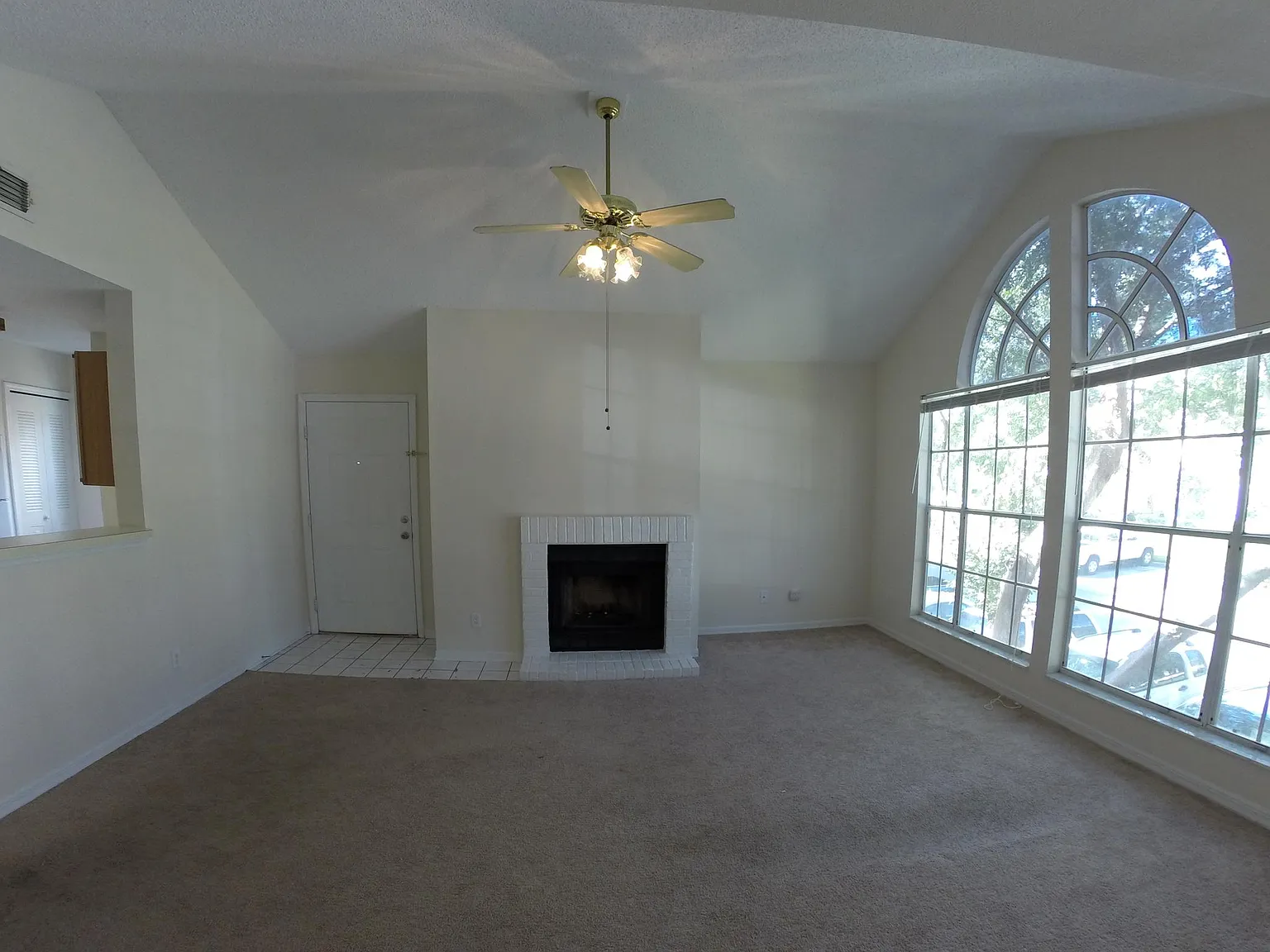 672 Roaring Dr — Photo 3