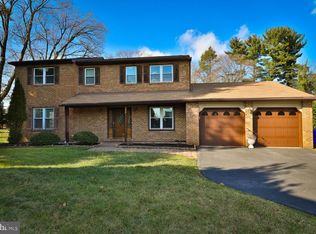 7800 Caversham Rd, Elkins Park, PA 19027