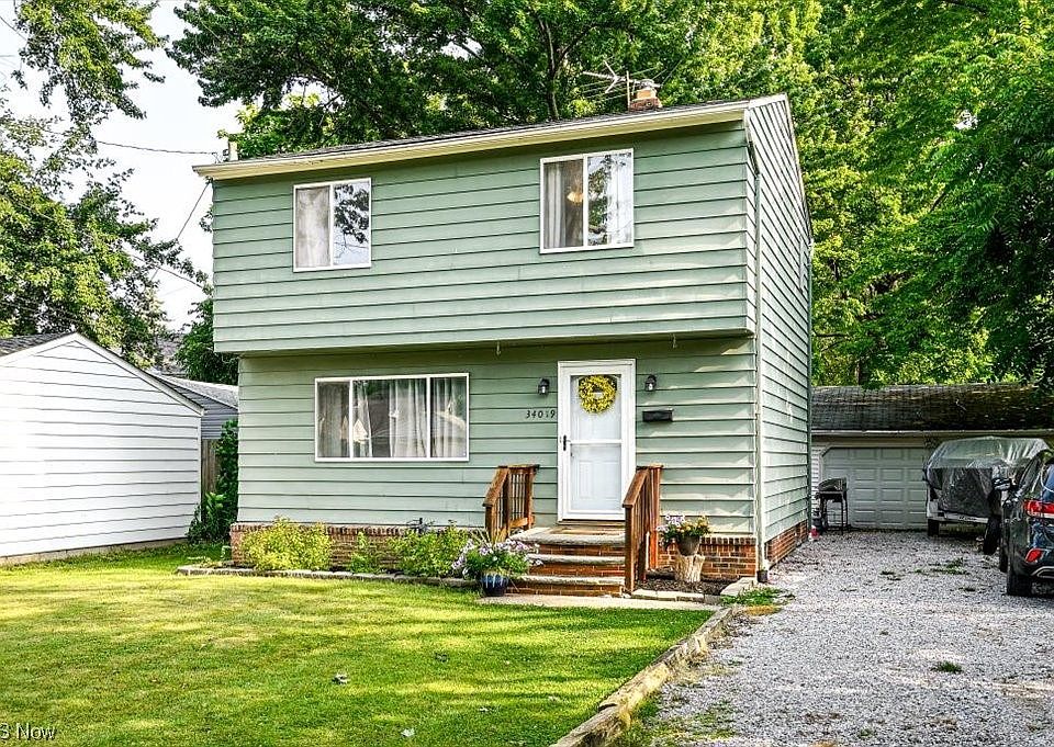 1st image of 34019 Sylvia Dr