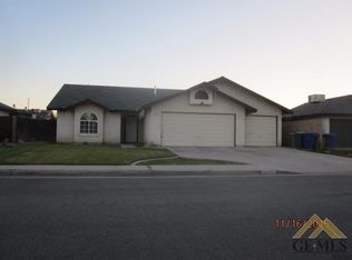 2226 17th Ave, Delano, CA 93215