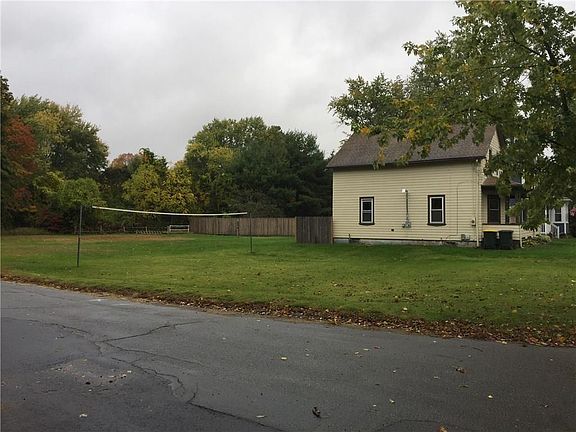 3rd image of 94 Remington Ave