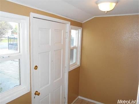 3rd image of 2264 W Telegraph Ave