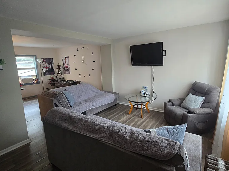 295 Center St — Photo 30