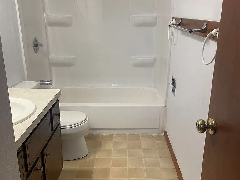 1654 W George Washington Blvd — Photo 10