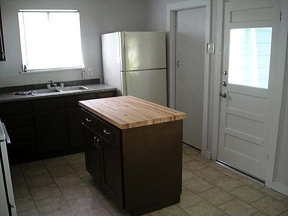 5th image of 219 Wahrmund Ct