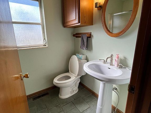 4th image of 3264 Milton Ave