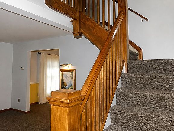 5th image of 117 Williams St